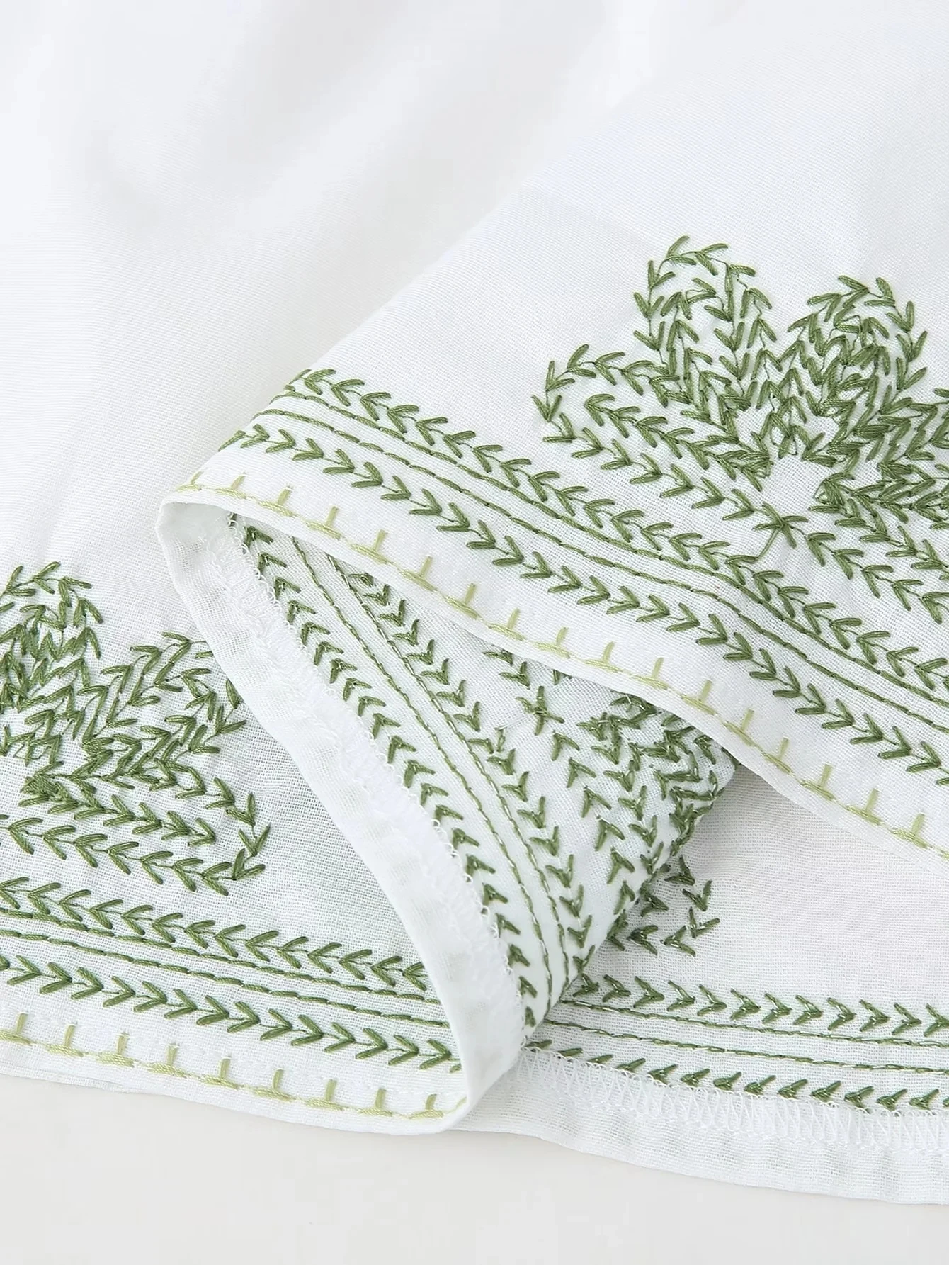 فستان نسائي جديد من JNLEAOG لفصل الخريف، قصير مع تطريز وياقة على شكل V، بألوان متباينة، بأسلوب الشارع، مصنوع من ألياف البوليس...