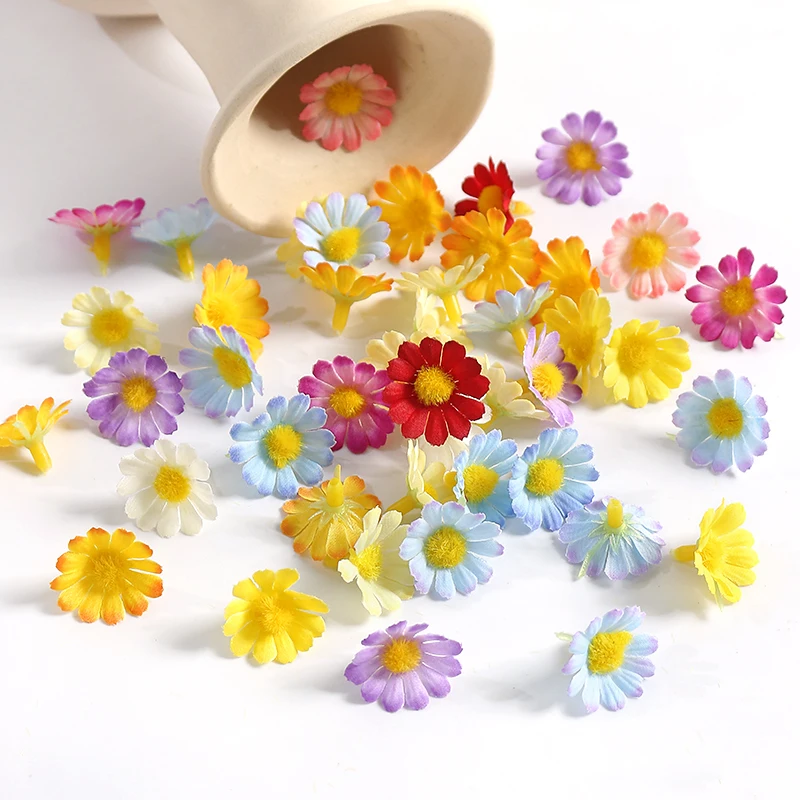 50 sztuk 2cm Mini stokrotka sztuczne kwiaty jedwabne sztuczne główki kwiatów do dekoracji ślubnych domu DIY wieniec panny młodej akcesoria dekoracyjne