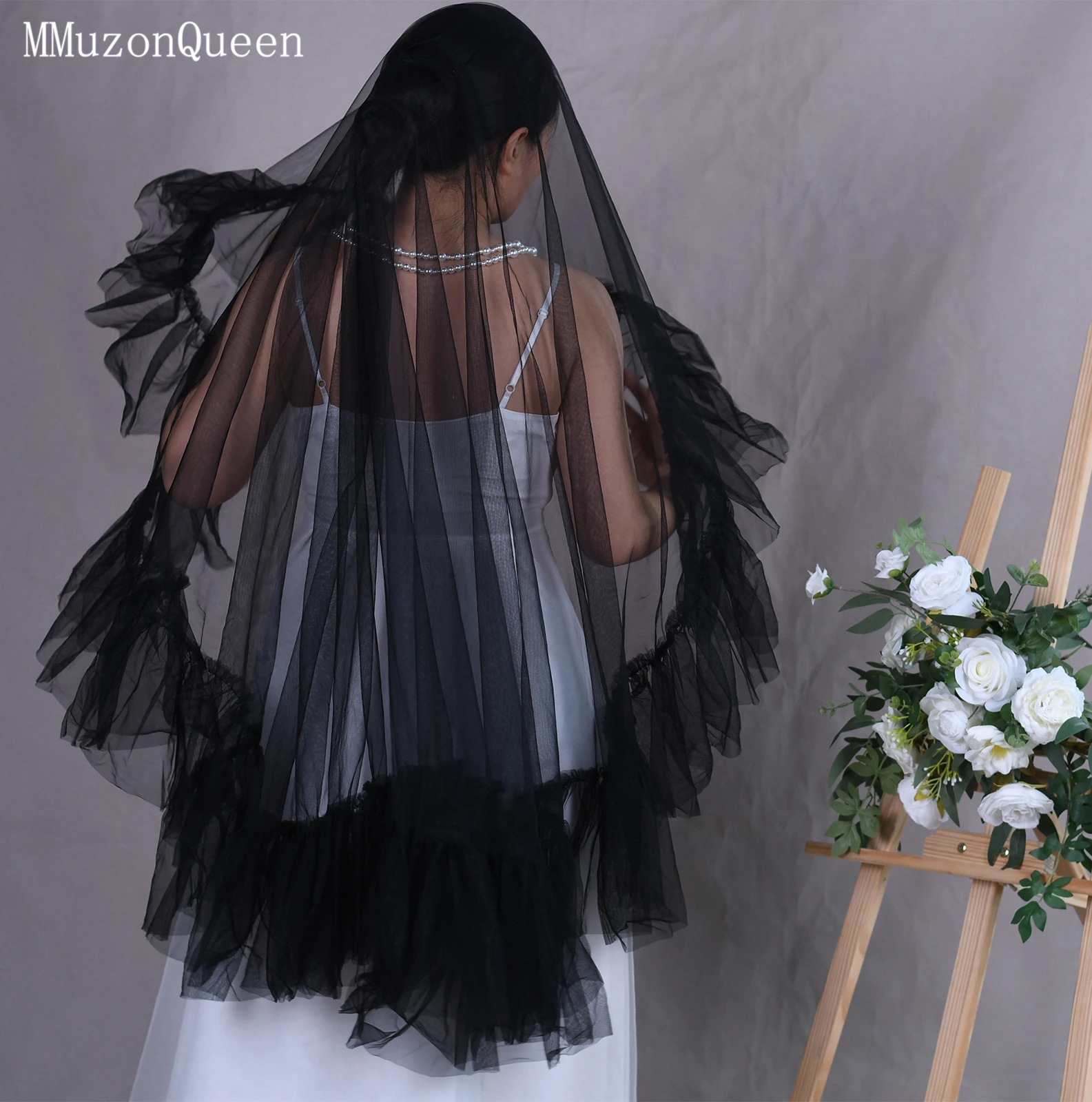 

Двухслойная свадебная фата TOPQUEEN с широким рюшами по краю, короткая, длиной до кончиков пальцев, V183