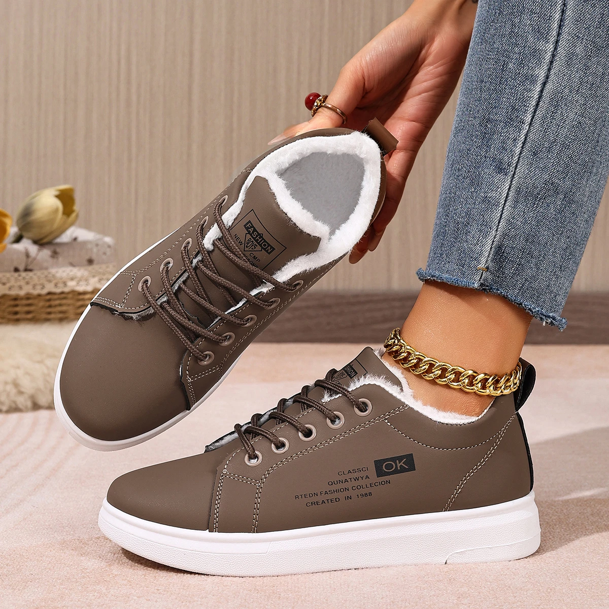 2025 جديد الشتاء في الهواء الطلق النساء أحذية دافئة الفراء أفخم سيدة أحذية رياضية كاجوال منصة الثلوج الدانتيل يصل موضة أحذية رياضية Zapatos De Mujer