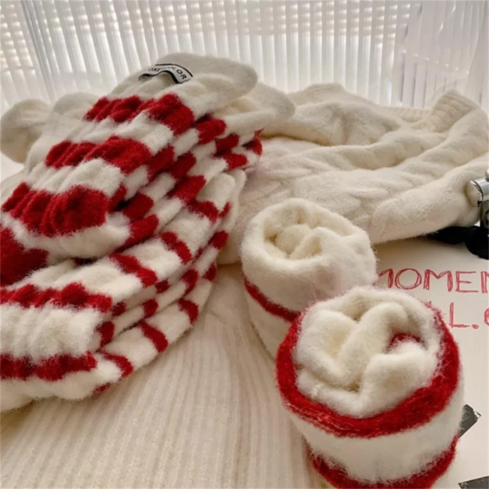 Red Striped Velvet Socks Women Winter Soft Plush Warm Home Sleep Boot Socks Y2K Furry Thermal New Year Christmas Tube Socks