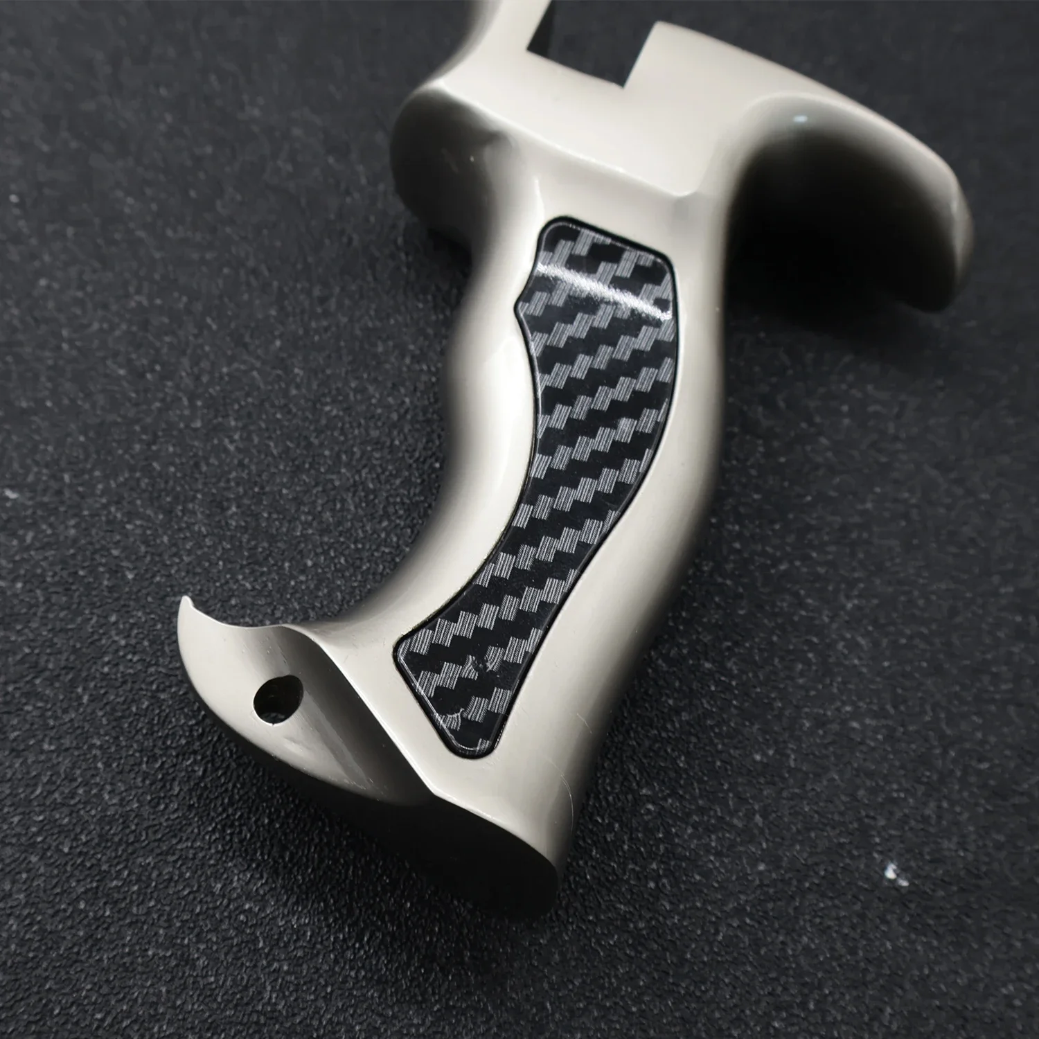 

High quality metal slingshot handle assembly slingshot special accessories DIY slingshot parts metal solid grip