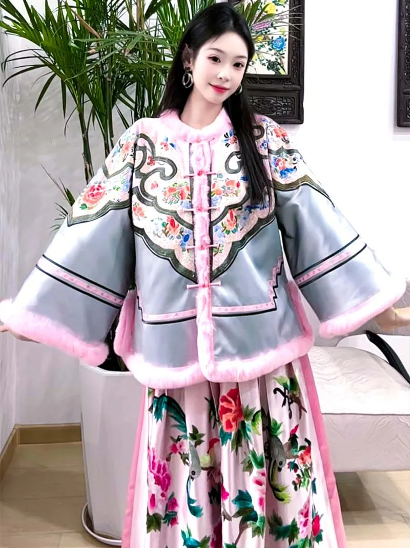 

Handcrafted Ethnic Style Women's Jacket Premium Embroidery Versatile Daily Wear Fashionable Retro Button Design