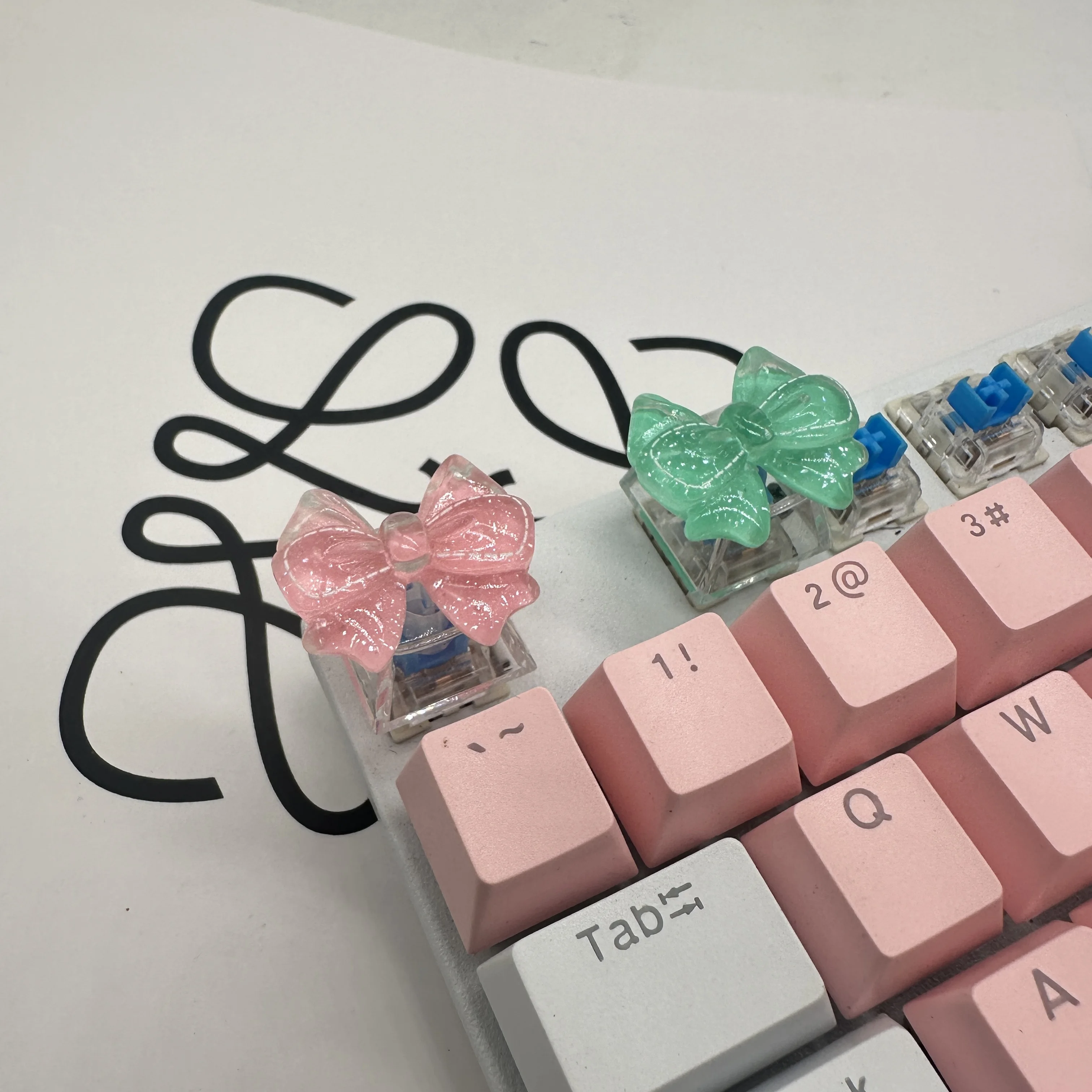 DlY Personalized original resin cute bow keycap cross axis mechanical keyboard keycap single macaron pink
