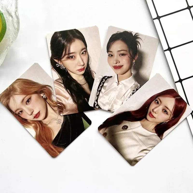 4 pz/set ITZY Idol Girl nuovo Album serie Algorhythm photogcards Yeji Lia Ryujin Chaeryeong Yuna HD Printd Lomo Cards Fans Gifts