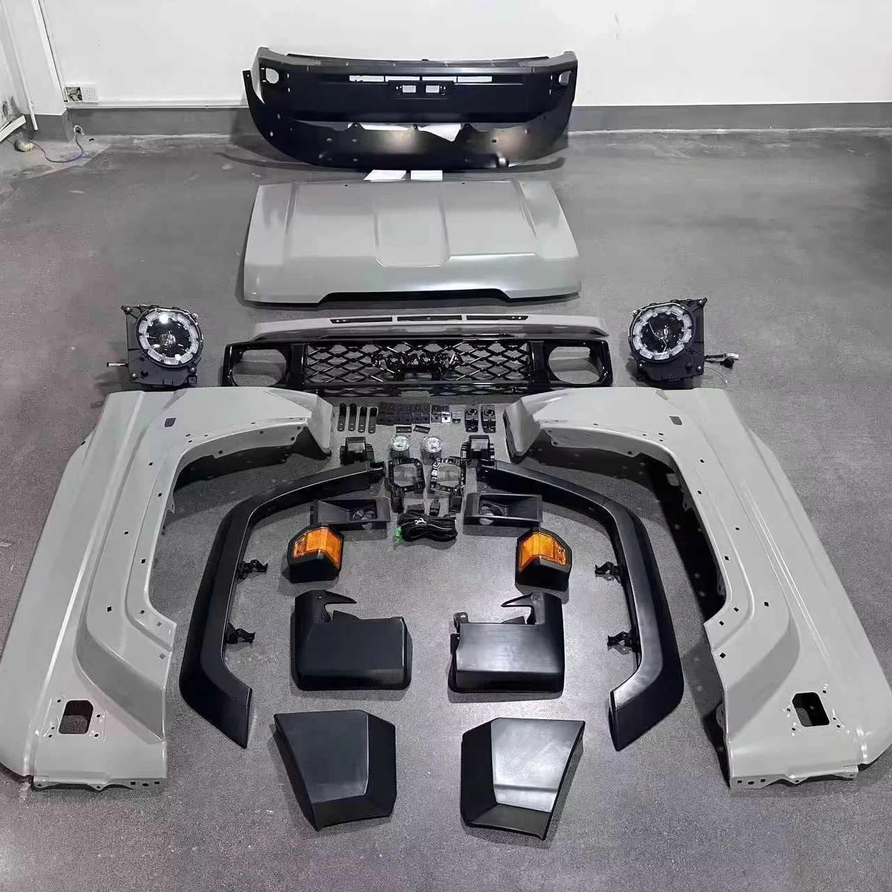 

Новейшие комплекты кузова, обновление подтяжки лица для Land Cruiser 75 76 2002+, обновление до LC79 2024