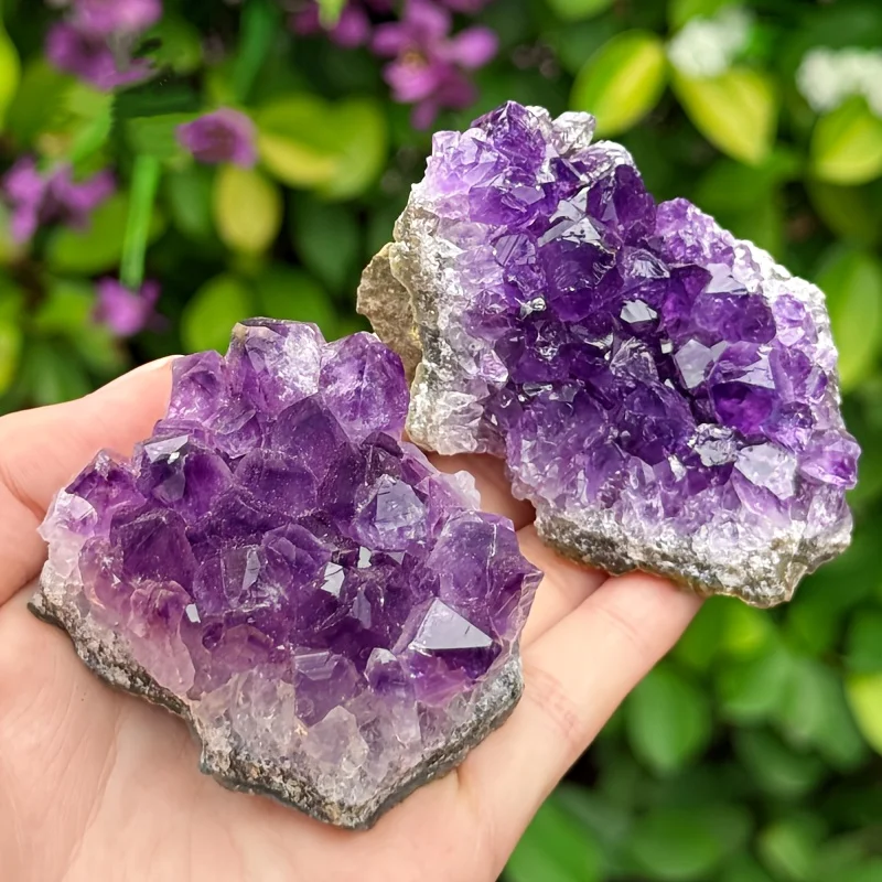 Un racimo de veta de amatista bohemia, racimo de cristal Druzy púrpura brasileño, piedra preciosa rugosa irregular, sin pulir, para la fabricación de joyas