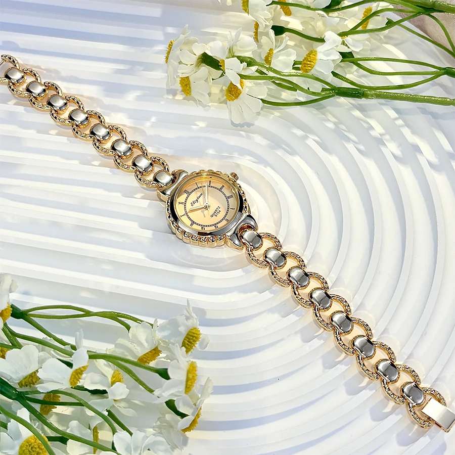 Vintage Floral-Embellished Chain-Link Women's Watch with Delicate Dial