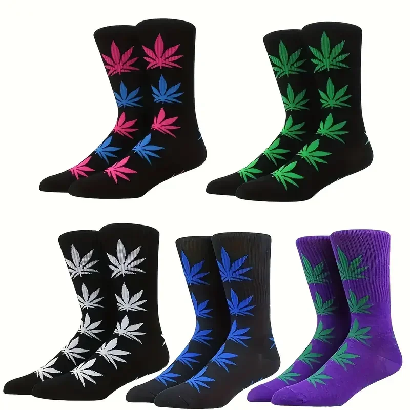 10 ペアのランダムカラーメープルリーフグラフィティトレンディミニマリストスポーツメンズソックスアウトドアスポーツストリートスケートボードソックス