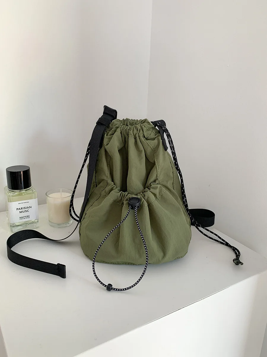 New nylon crossbody bucket bag for women casual trend shoulder bag design pull rope fold bag for women