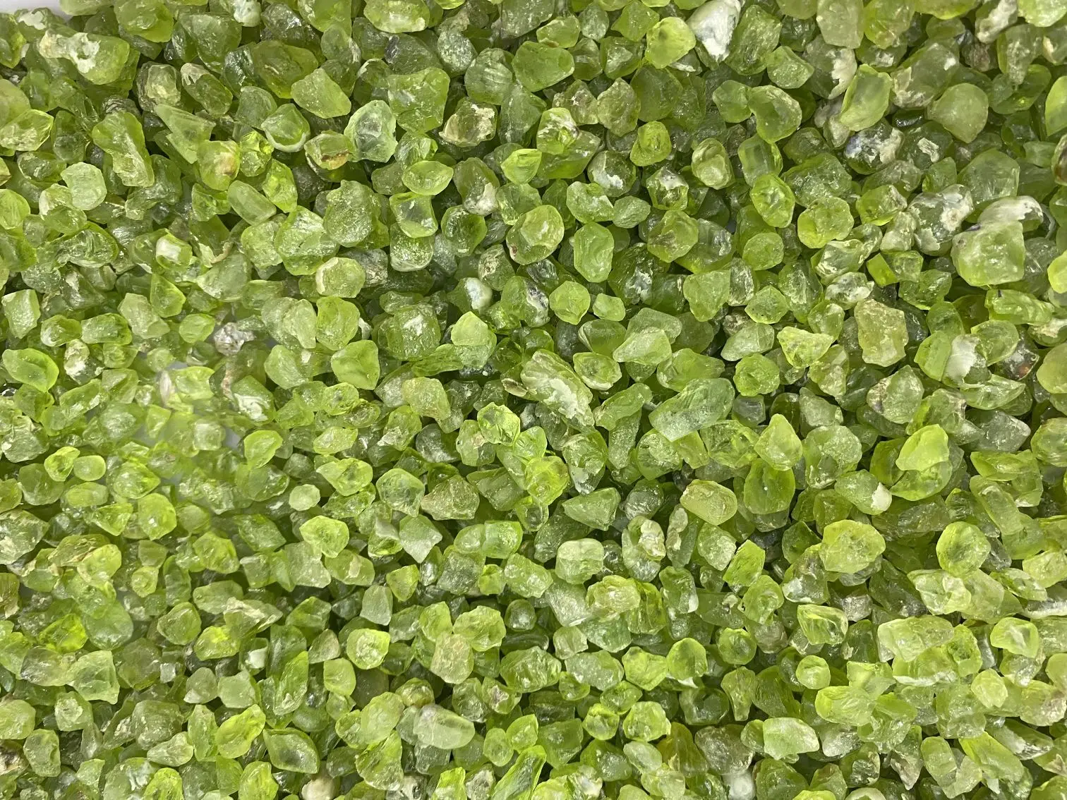 10ct  BEST QUALITY  GRADE RICH OLIVE GREEN ROUGH PERIDOT FROM PAKISTAN