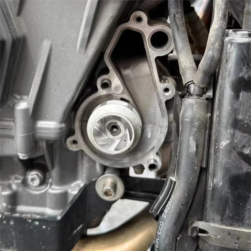 دراجة نارية مضخة مياه التوربينات سبليت ل 800MT 800NK سبائك الألومنيوم المكره