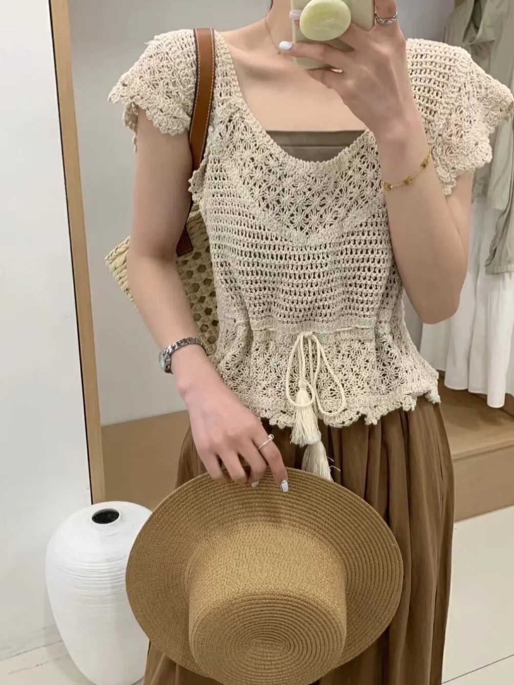 

Лето 2024, высококачественный вязаный топ без рукавов с кисточками и поясом, женский свободный крой, круглый, из полиэфирного волокна