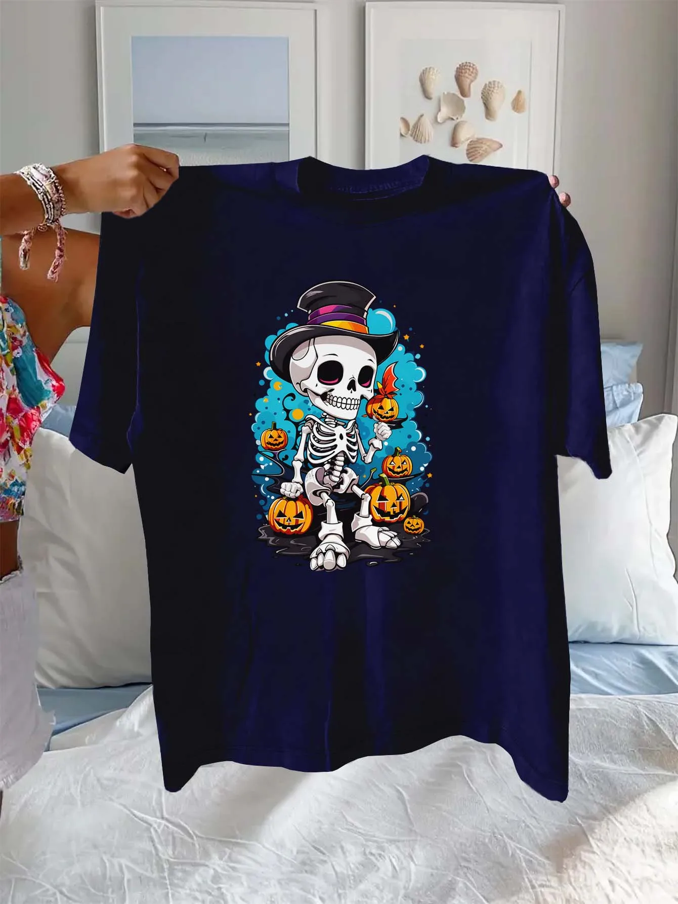 

Элегантная модная одежда больших размеров с мультяшным скелетом и тыквой на тему