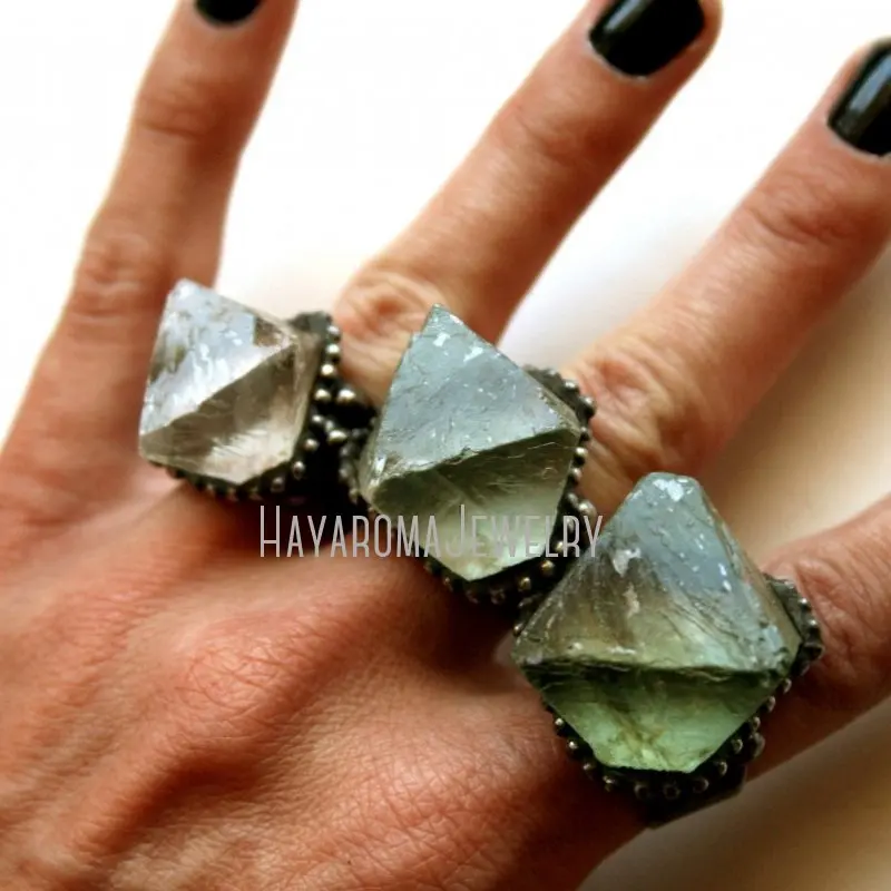 

RM43257 Fluorite Octahedron Ring Large Aqua Green Statement Halloween