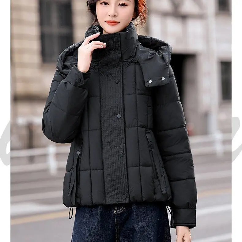 سترة نسائية لخريف وشتاء 2025 من القطن للتنقل مع غطاء للرأس ومقاومة للرياح