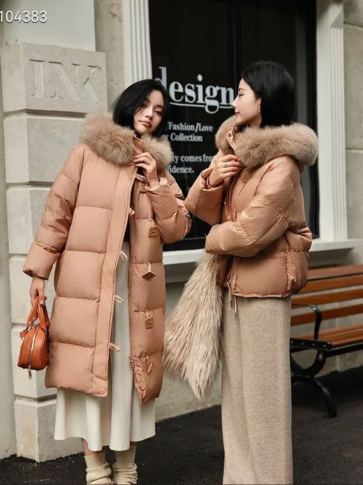 Cappotto invernale da donna nuovo antivento collo di pelliccia di volpe spessa piumino con cappuccio piumino d'anatra bianco caldo piumino di media lunghezza 2024