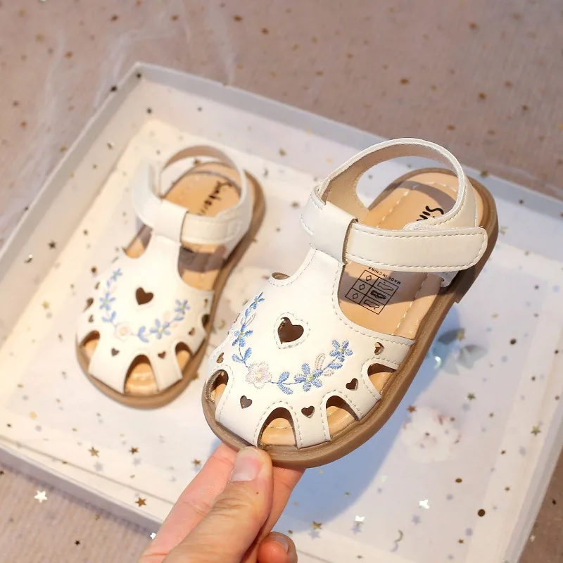 

Kids'Casual Shoes Sandals PU Leather Cut-Out Summer Shoes For Girls Hook and Loop Breathable Pink Beige Size 22-31