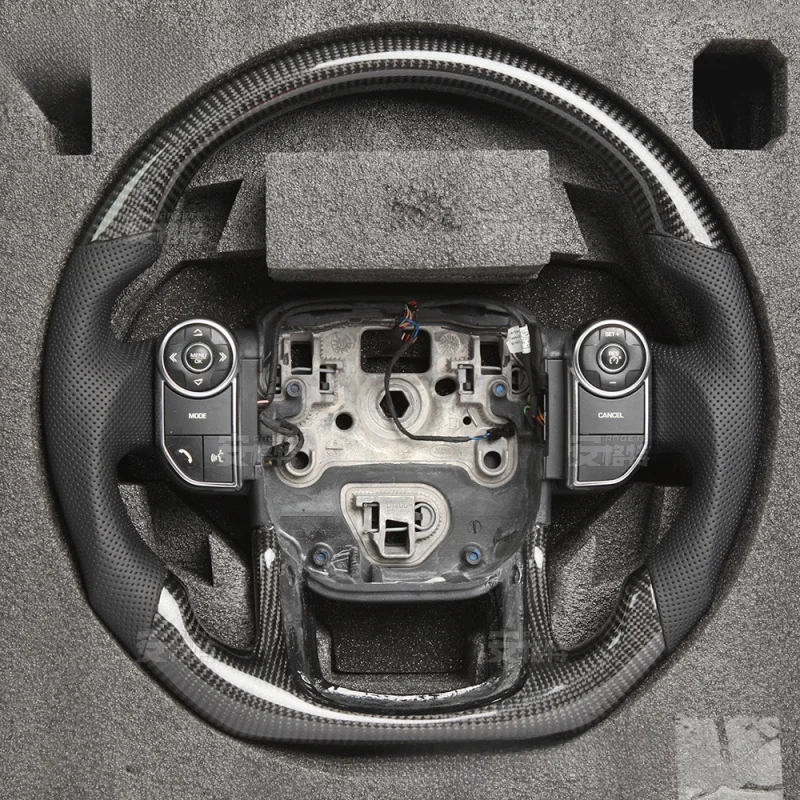 For Land Rover Range Rover Sport/Velar (2014-2022) Carbon Fiber Steering Wheel (Modified Part)