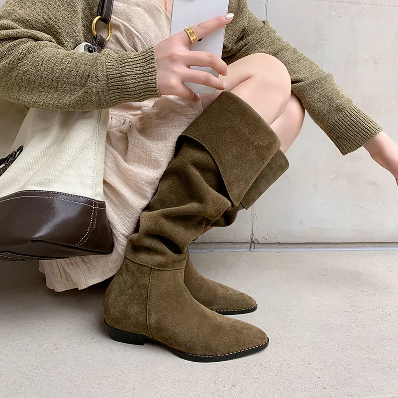 

Arden Furtado 2025 Autumn Cow suede Turned-over Edge Knee high boots Pointed toe pull-on Middle heel Skinny boots Large size
