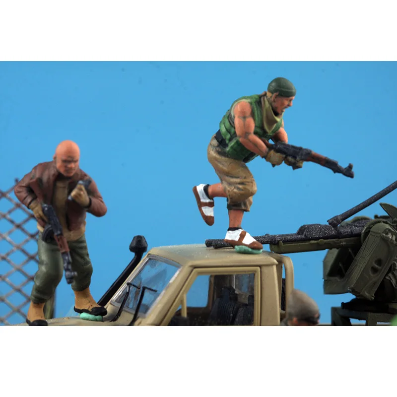 1:72 Scale Resin Rebel Bandits 8สมาชิกกลุ่มฉากอุปกรณ์เสริม (ไม่รวมรถ) ผู้ใหญ่ของเล่นคลาสสิกของขวัญStaticจอแสดงผล