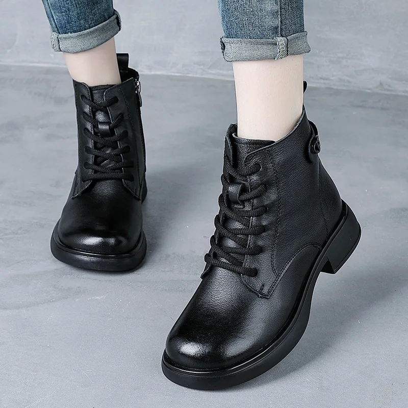 

Mid heeled women's leather winter new retro boots British style short boots women's Chelsea leather boots