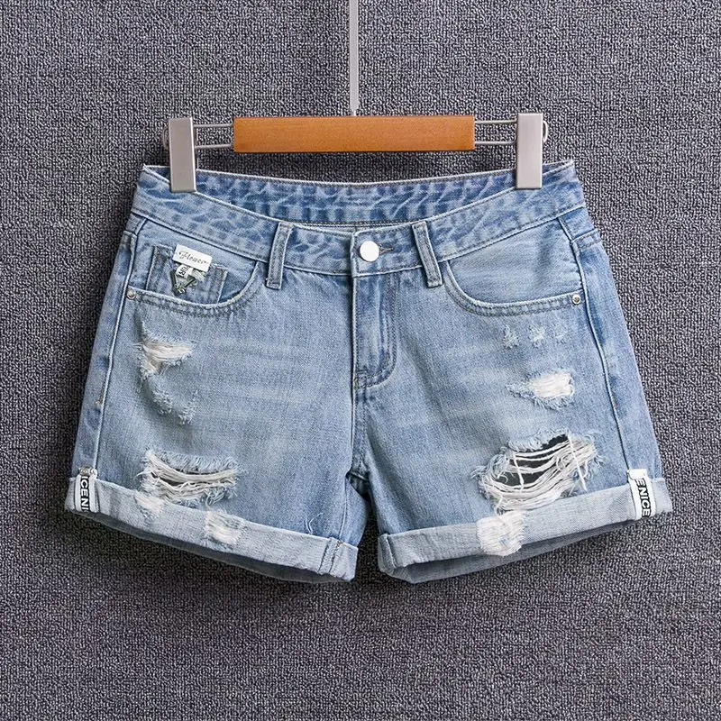 

Модные женские рваные джинсовые шорты 2026 года, летние, с цветочной вышивкой бисером, широкие, облегающие, укороченные, новинка