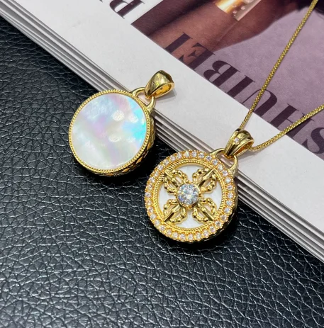 18k gold vajra pendants with while shell  moissanite pendant 20mm big pendant au750 jewelry