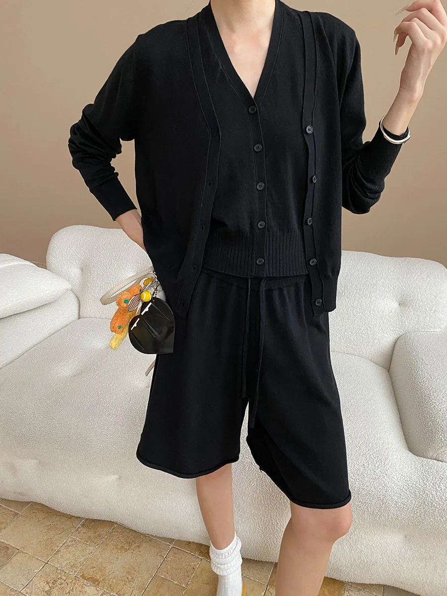 

Вязаный кардиган, жилет на шею, комплект из трех предметов с шортами