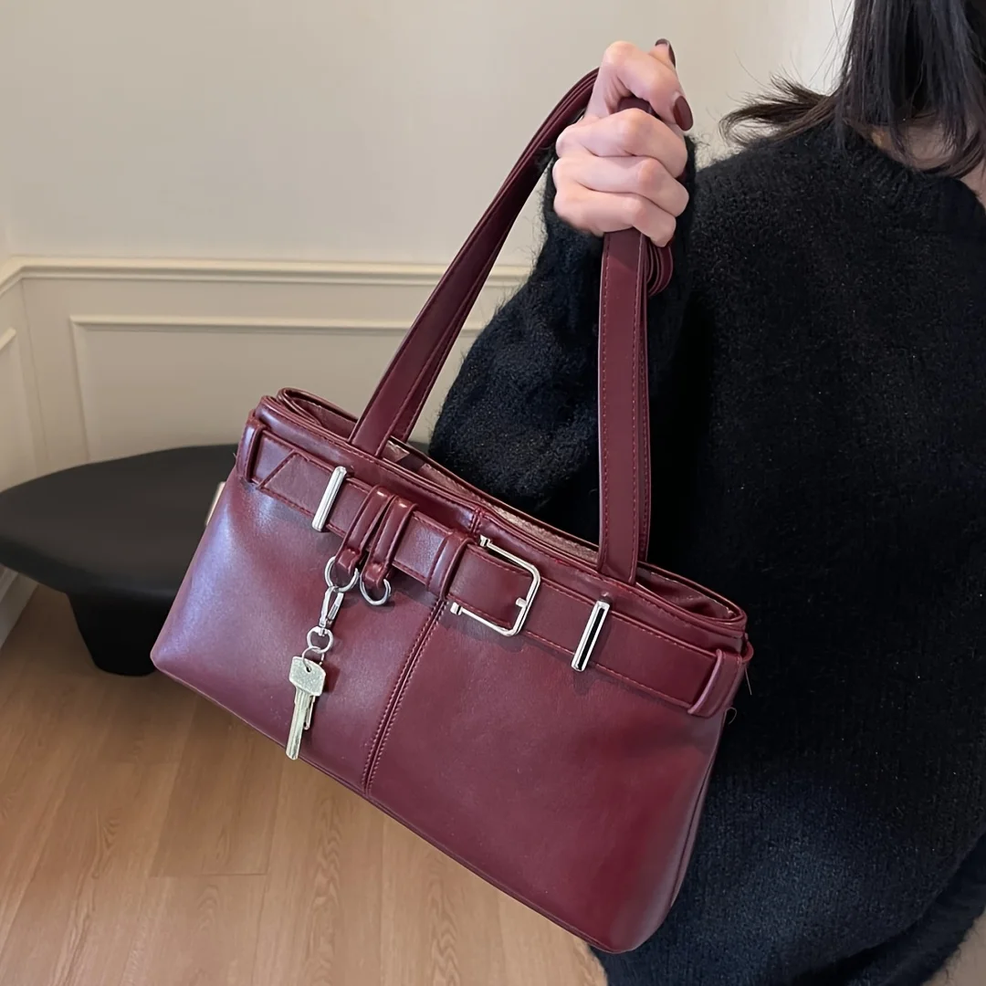 Borsa a tracolla solida, chiusura con cerniera, foderata e bordo verniciato. Borsa versatile con custodia per telefono. Per uso quotidiano e occasionale. Acquista ora!