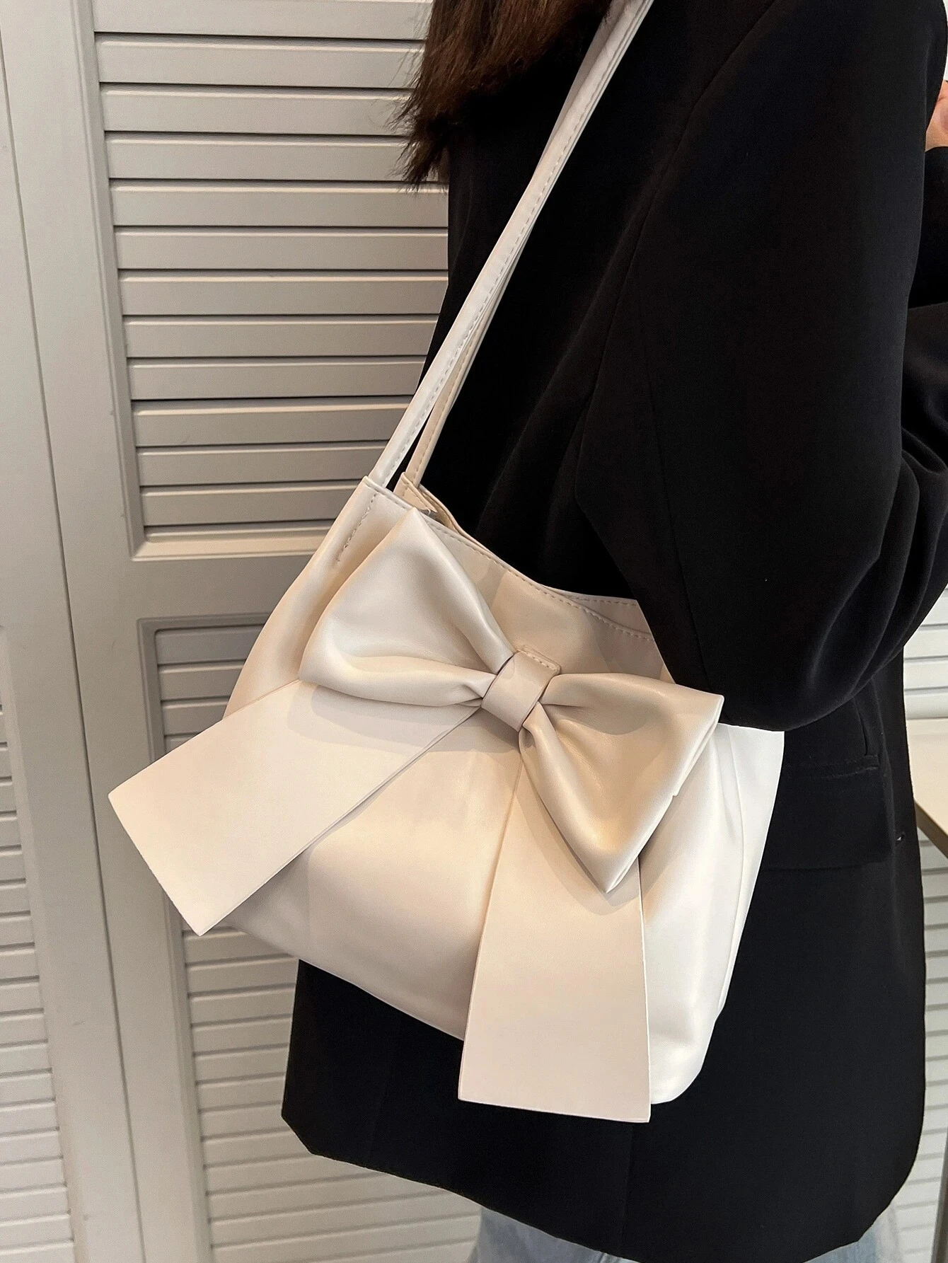 Fashionable Large Capacity Bow Knot Shoulder Bag Cute Kawaii Bow Decor Water Bucket Bag Lightweight Casual Handbag