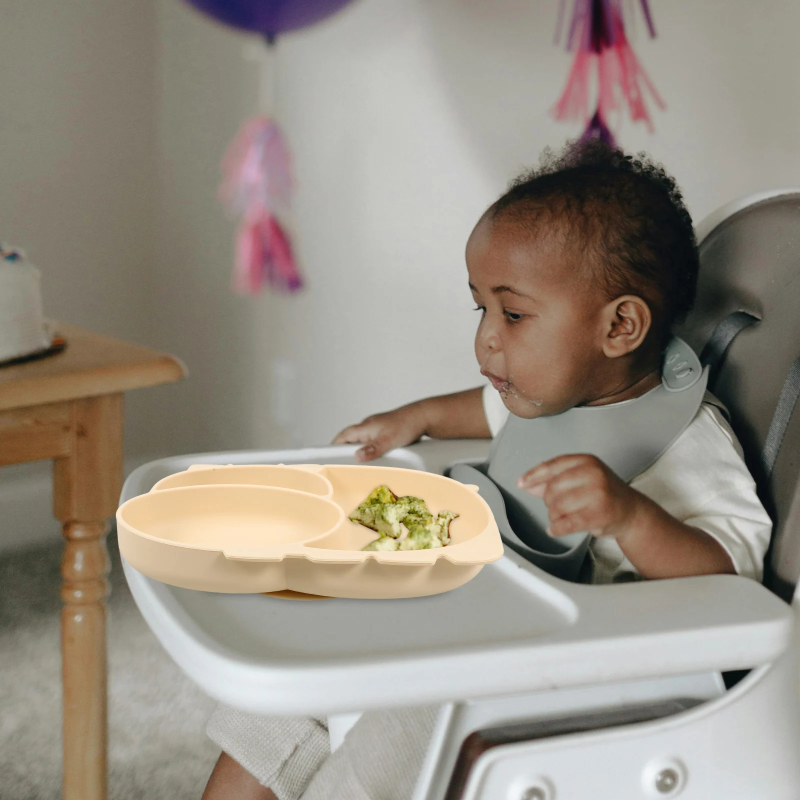 

Anti-Fall Suction Silicone Bowl for Baby Toddler Lightweight Portable Feeding Dish Cute Design Beige Baby Food Plates