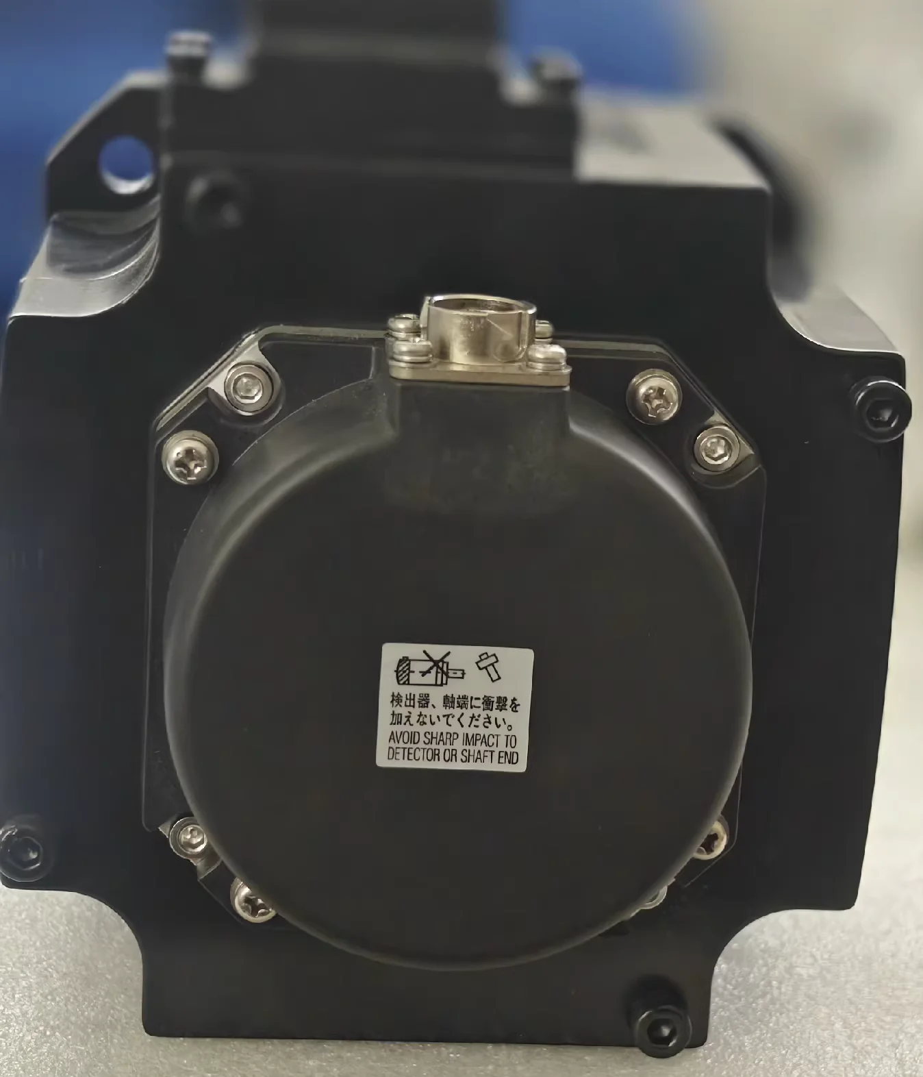 HF104S Используемый серводвигатель с прямым валом, быстрая доставка