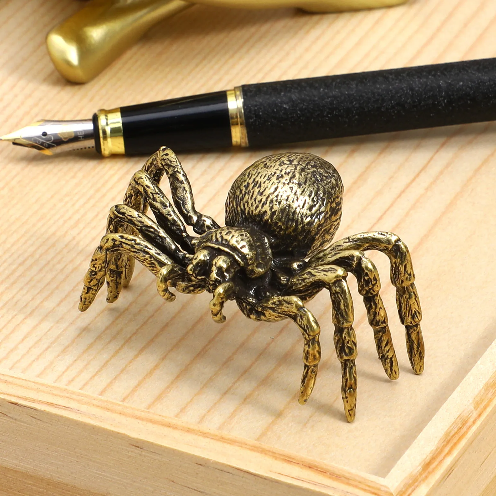 

1 шт. латунная декоративная фигурка паука 1,8x1,6x1,2 дюйма, тонкая работа, яркие детали, настольное украшение для дома, креативное настольное изделие