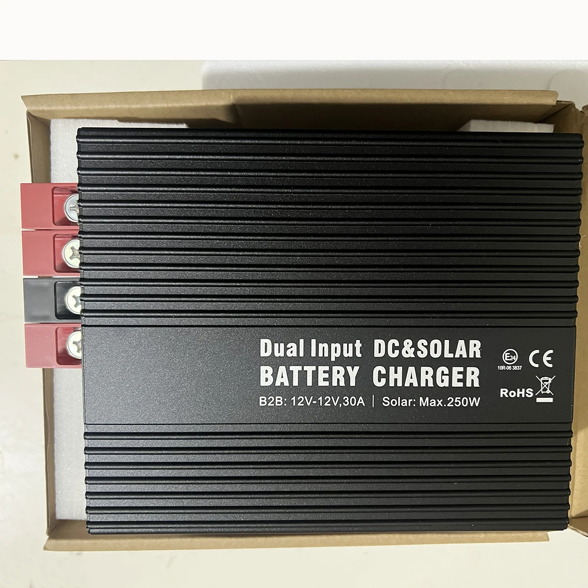 

12V 30A 60A Automatic Smart DC-DC Charger Booster for RV Campers Ships Marine Boats Trucks with Bluetooth