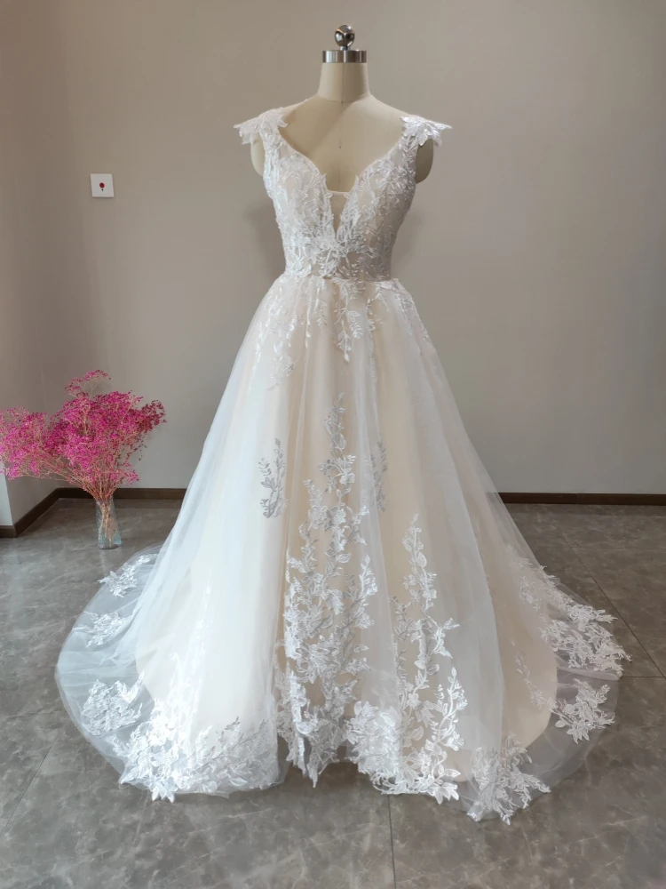 Elegante abito da sposa per donna 2024 con scollo a v manica con cappuccio in pizzo Appliques Vestidos De Novia con pulsante Sweep Train Custom Made