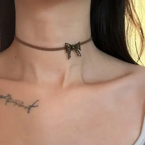 Leather Hollow Bow Necklace Vintage Bronze Color Y2K Spicy Girl Simple Trend Choker Collar Women's Vintage Jewelry Gift