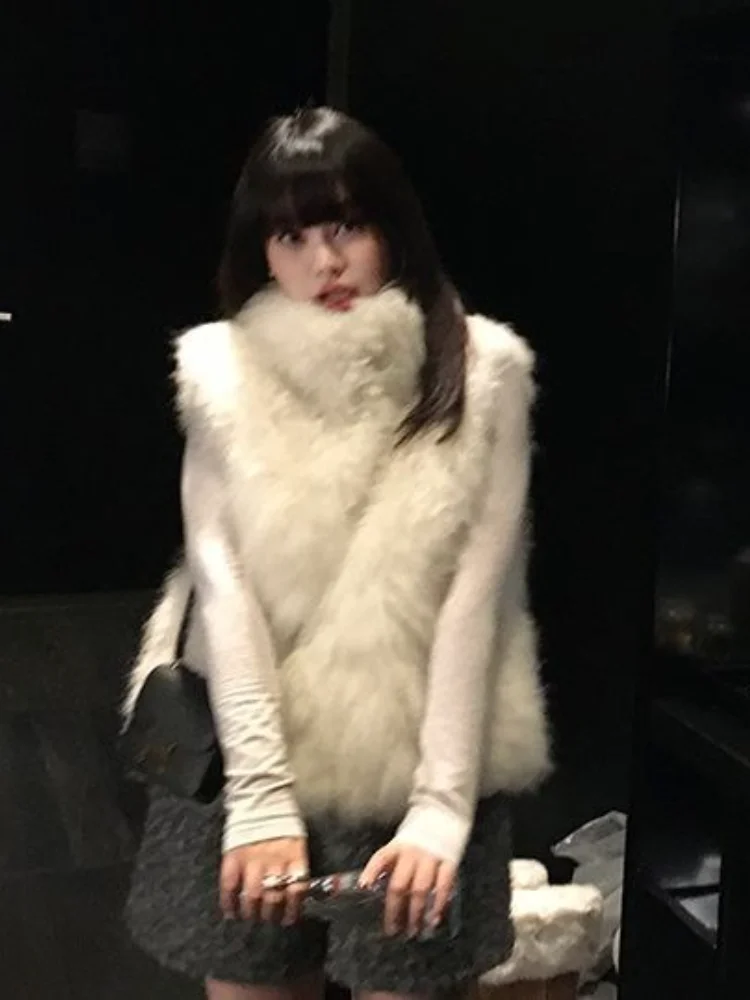 Women's Faux Fox Fur Vest Fluffy Collar Knit Poncho Cape Drop Shoulder Sleeveless Warm Elegant Outerwear Fall Winter Coat