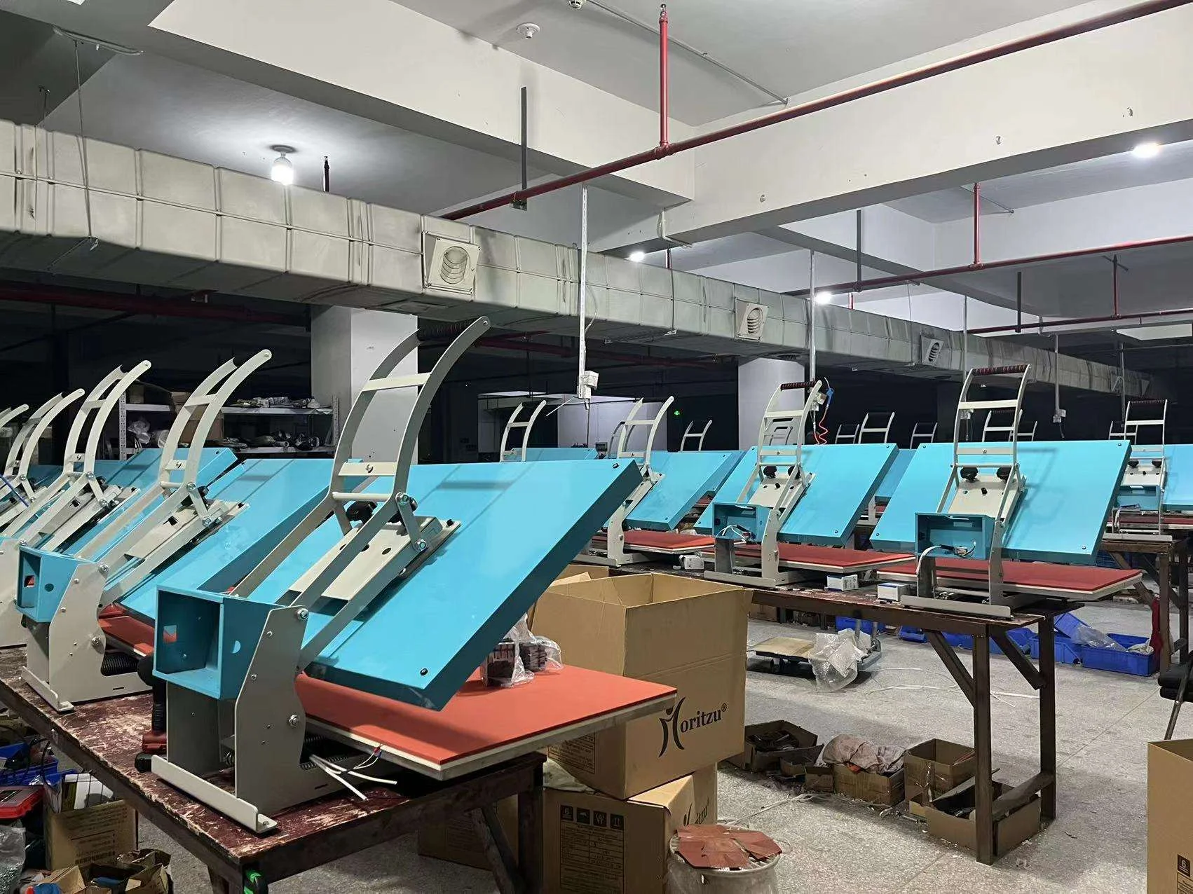 60x80 CM Grootformaat Hogedruk Sublimatie Machine 24*32 Inch Lint Warmte Pers Flatbed Printer Nieuwe Staat