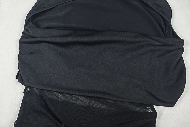 Sukienka maxi na imprezę z wycięciami, siateczką, patchworkiem, marszczeniami, dopasowana, elegancka, seksowna, z jednym ramieniem, długa, wyszczuplająca.