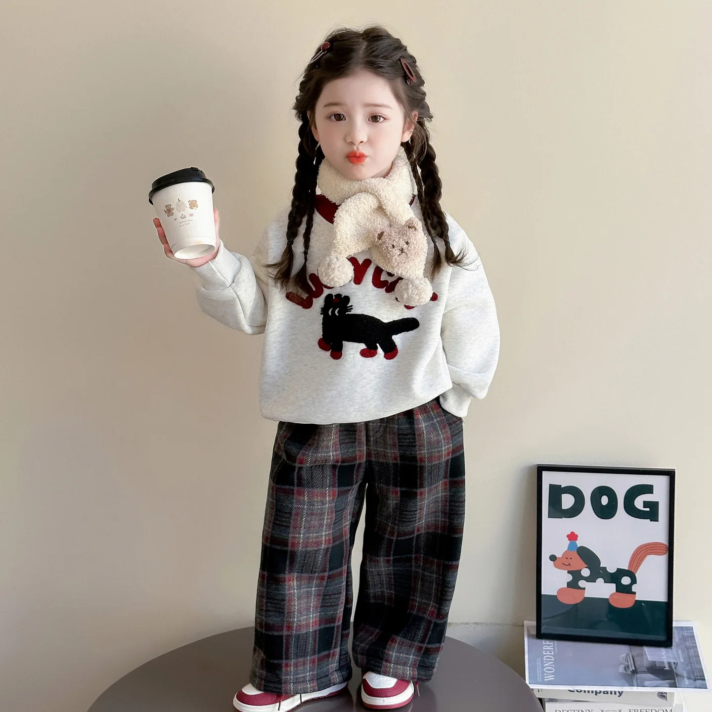 

Winter Children Girl 2PCS Clothes Set Cotton Letter Cat Print Kids Girls Sweatshirt Suit Loose Plaid Fleece Straight Pant Outfit