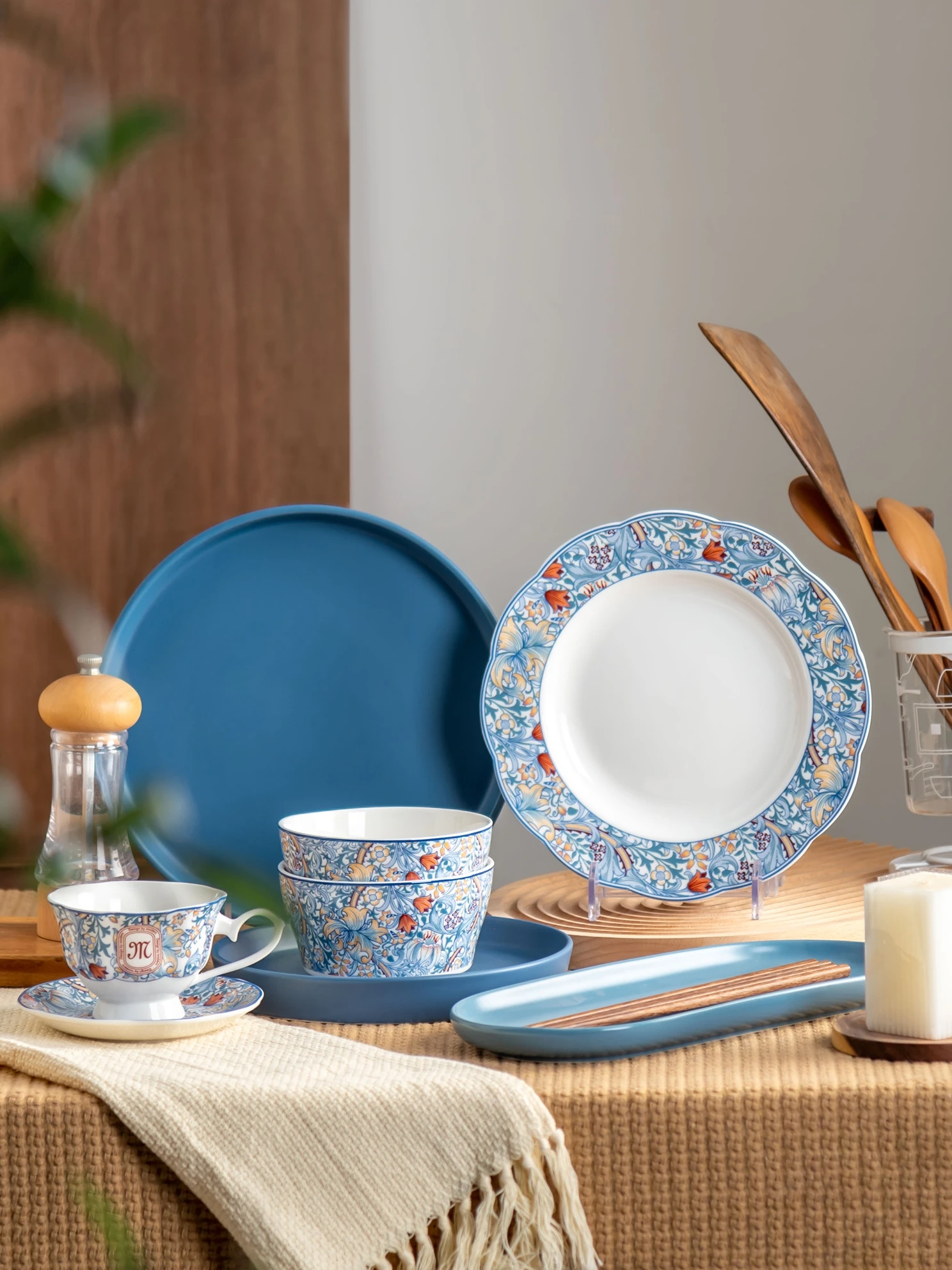 

Retro Ceramic Tableware, Household Rice Bowls, Vegetable Plates, Large Capacity Fish Plates, New Creative Bowls and Plates