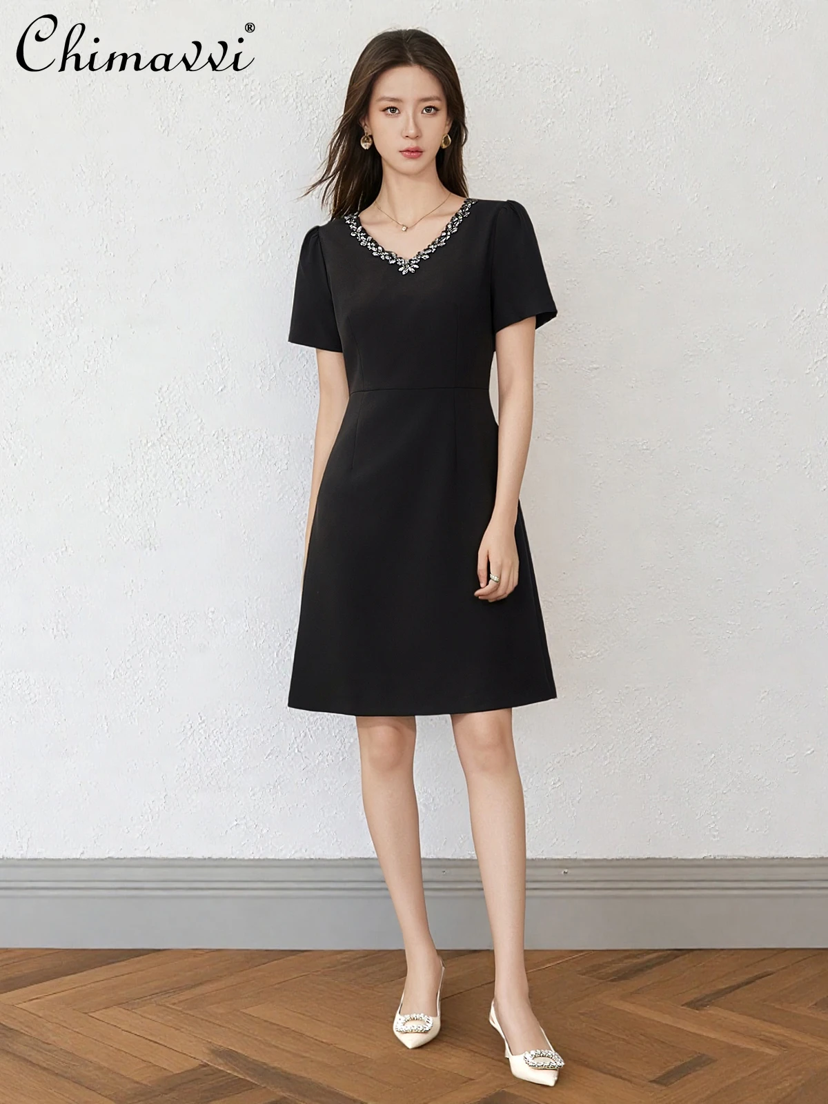 

French Elegant Temperament Commuter Business Dresses Diamond V-neck Short Sleeve High Waist A-line Simple Dress for Women Summer