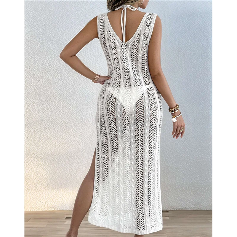 Vestido de praia com fenda lateral e decote em V recortado para férias