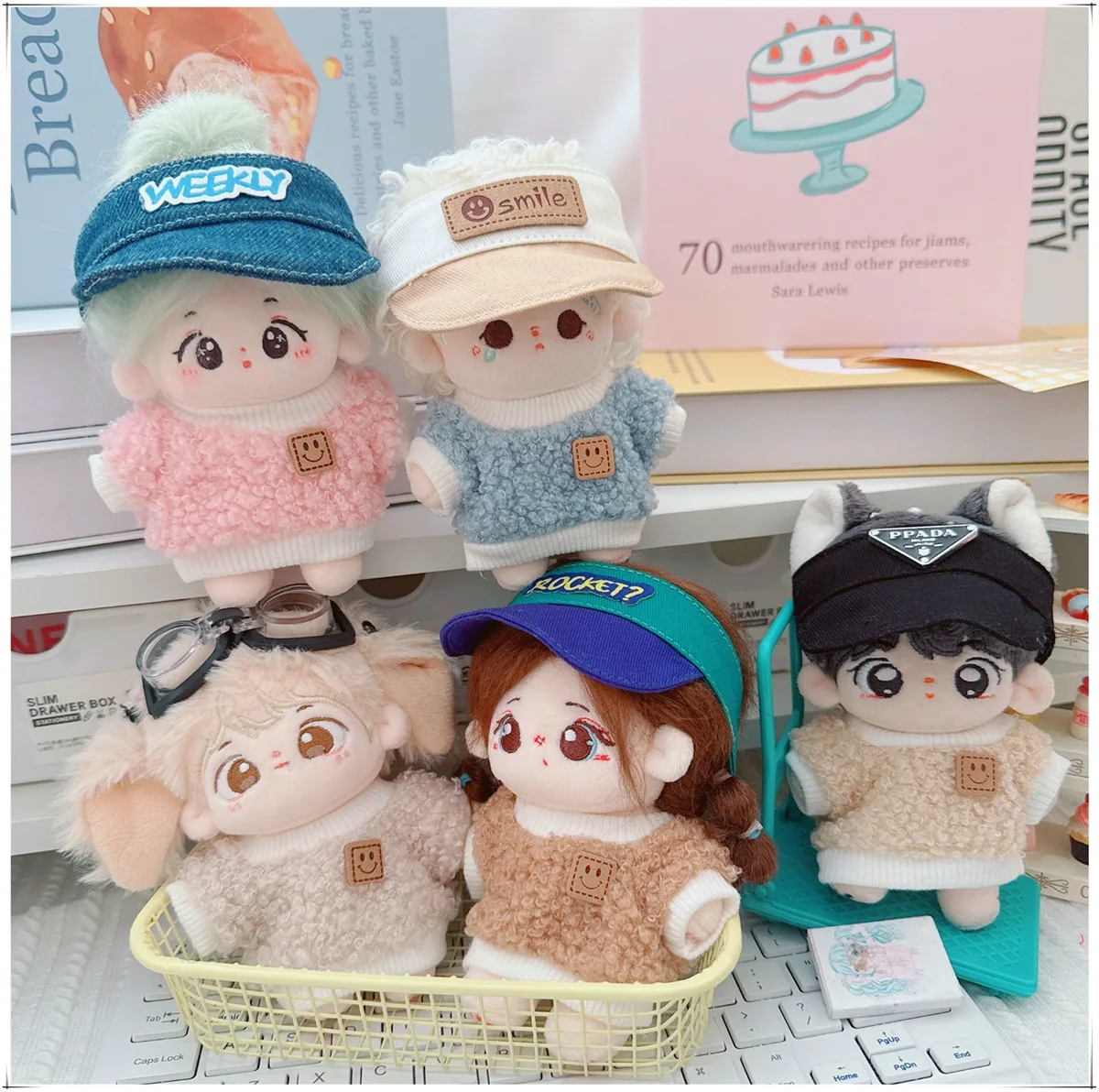 かわいいミニアイドル人形の服 10 センチメートルシミュレーションかわいいキャンディーカラーのエプロンセーター帽子スーツぬいぐるみ着替えゲームギフト