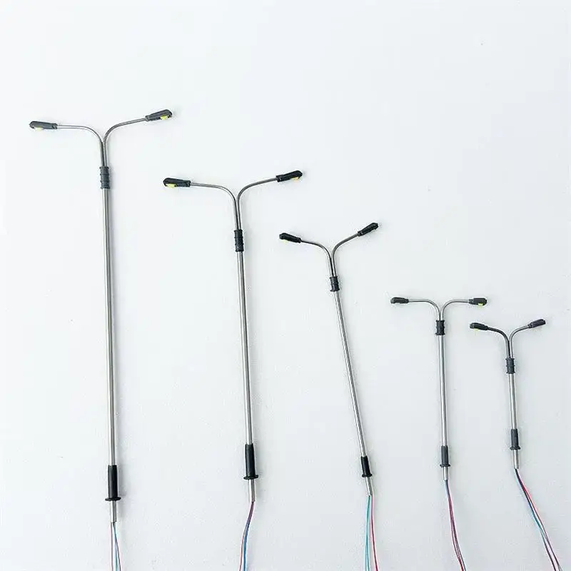 20 ชิ้น/ถุง Miniature จําลองโลหะโคมไฟถนน 2 หัว LED Street Lighting รุ่น Z/N/TT/HO/1/64 Scale Train รถไฟแสง