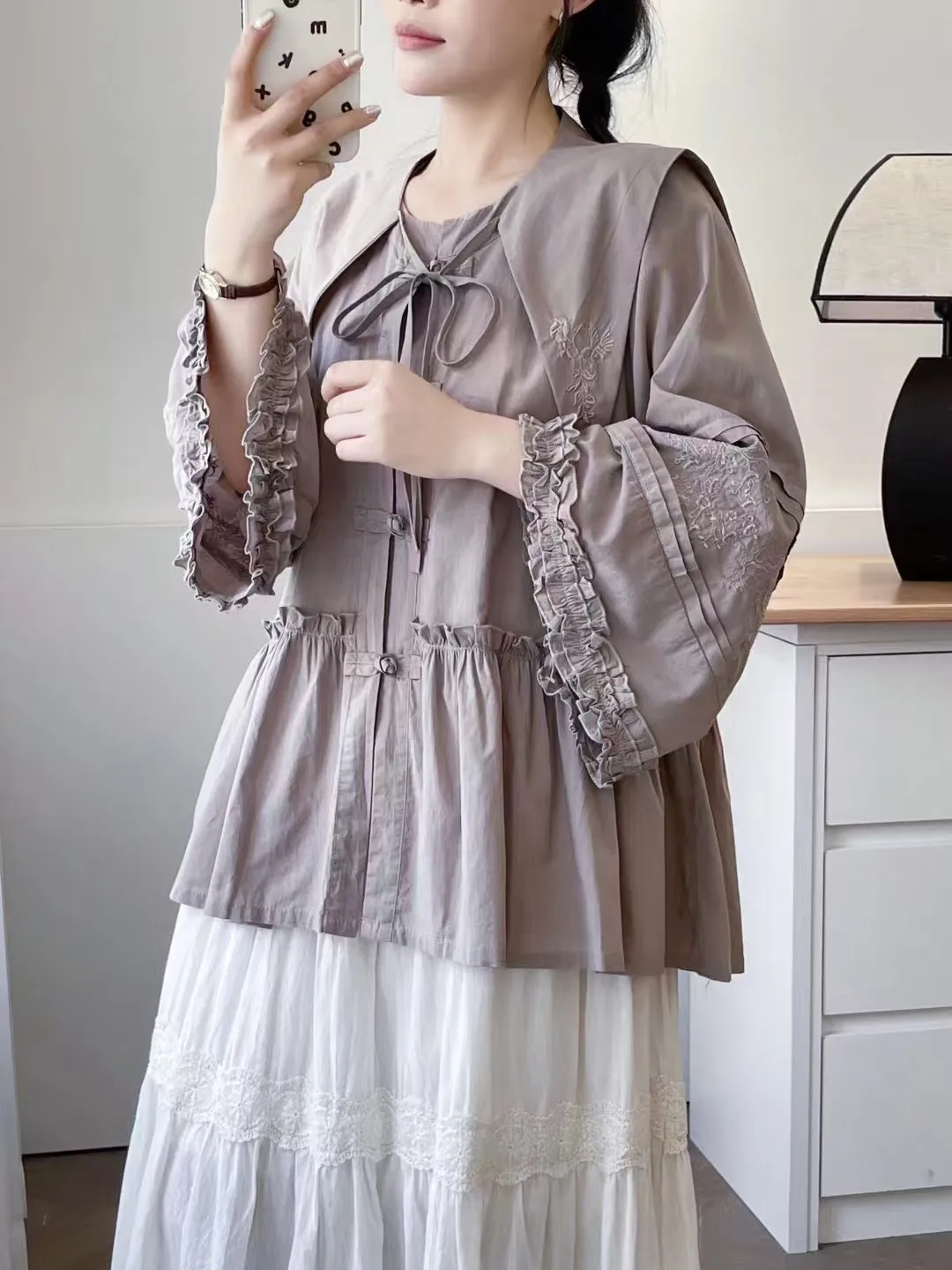 Nuova camicia a maniche lunghe in cotone autunno 20225, ricamo colletto alla marinara da donna, camicetta allentata casual con volant retrò Mori Girl T58455CC