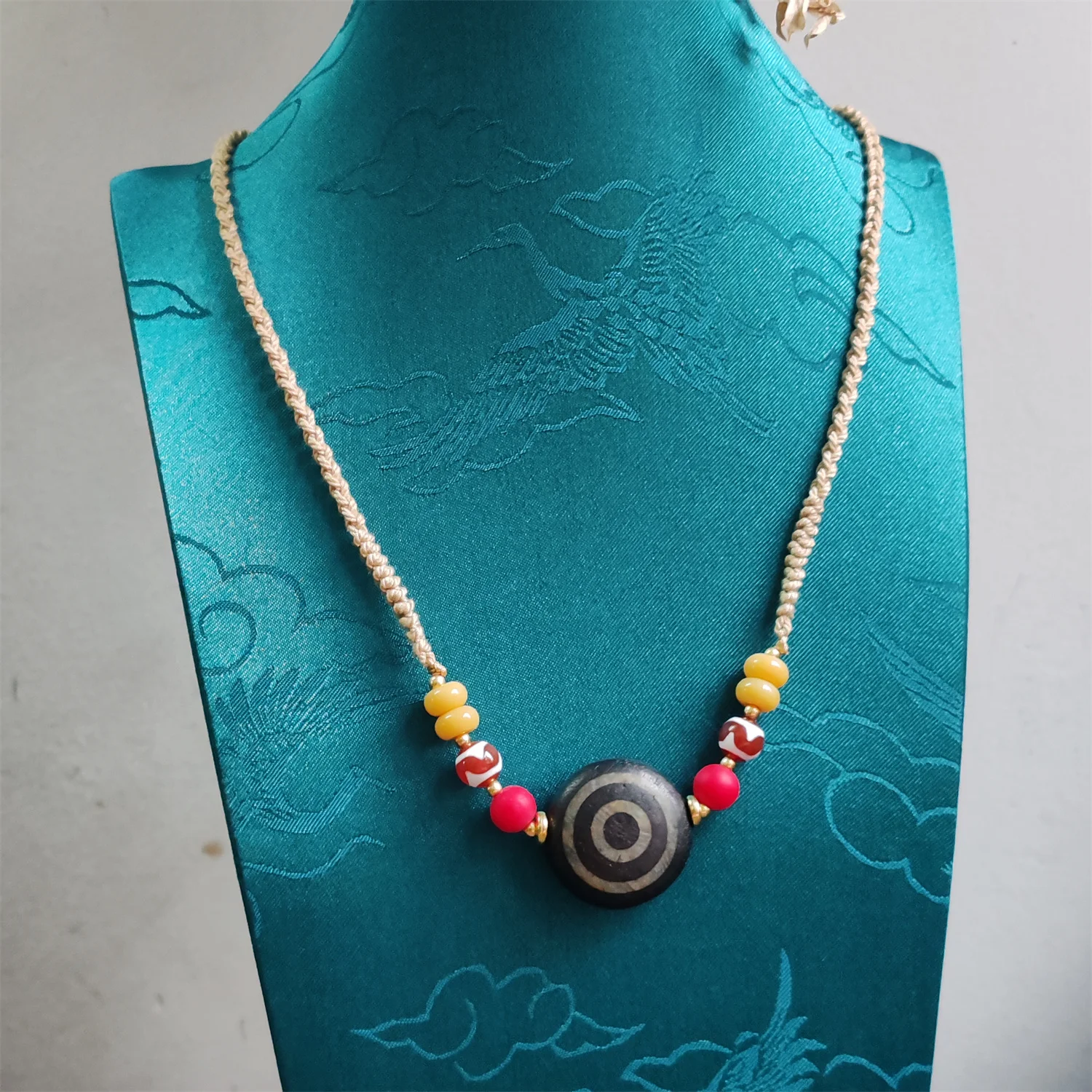 

1bag/lot double-sided Tianyan sheep plate bead agate necklace clavicle chain 25×8mm Retro ethnic style Unisex Versatile stylish