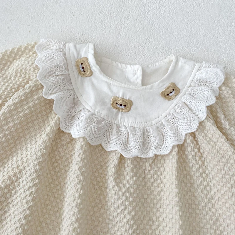 Autumn new baby clothing, 0-5-year-old female baby, simple and cute rust flower long sleeved lace round neck skirt