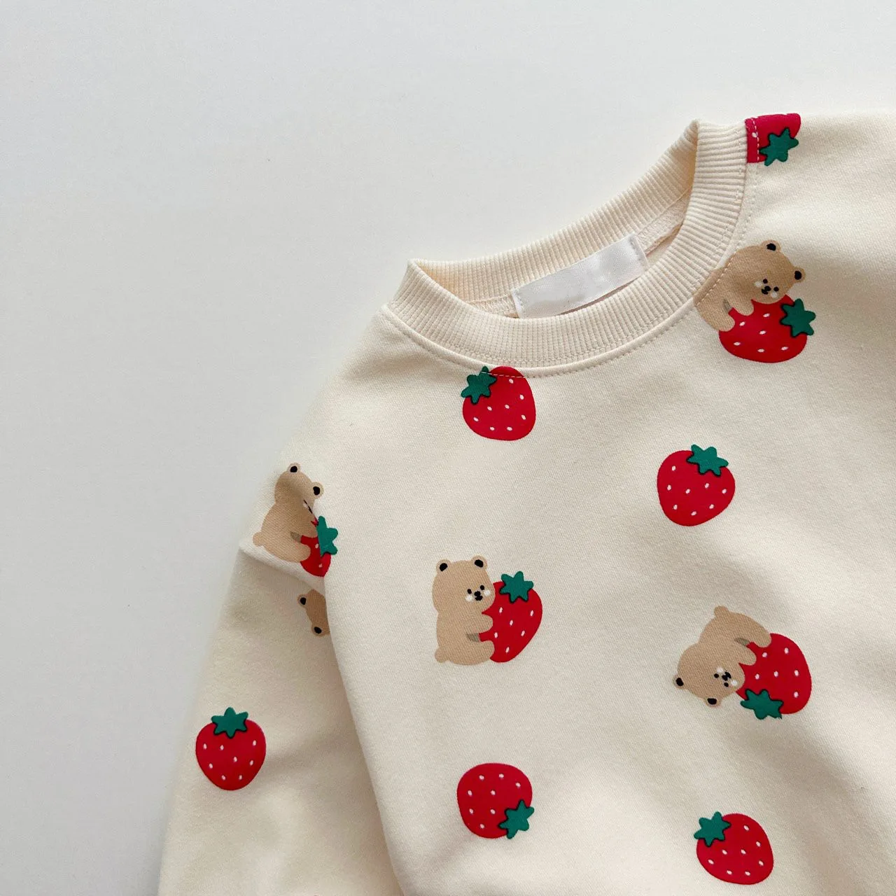 Spring & Autumn Cute Set Baby Girls Fashion Strawberries Pullover Tops + Cotton Sweatpants Boys Loose High Quality Tracksuit